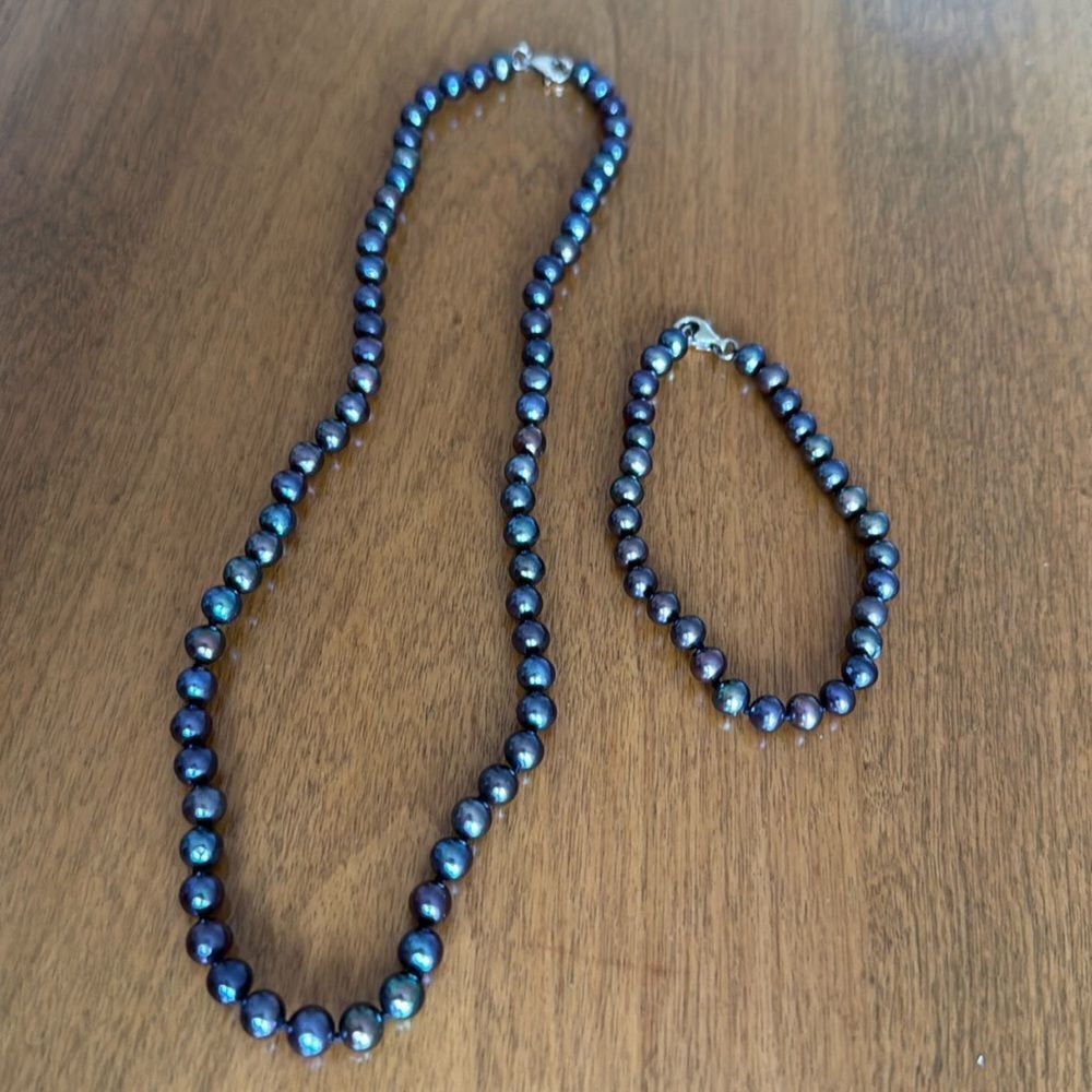 Peacock pearl necklace & bracelet